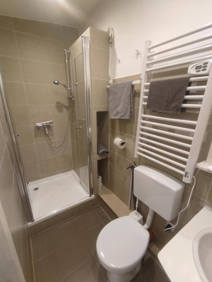 Schoenes Und Offenes Appartement Jüchen Eksteriør bilde